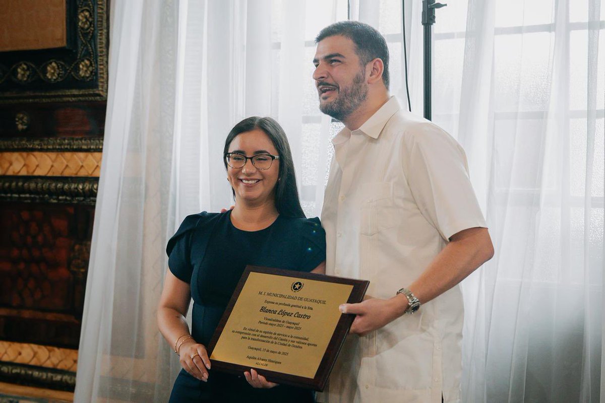 Grande, querida <a href="/BlancaLopezC_/">Blanca López</a> , has sido una gran vicealcaldesa, con 23 años asumiste ese rol maravilloso que quedará para la historia de Gye. Estuviste a la altura. 
Hiciste un trabajo espectacular. 

Seguiremos trabajando de la mano, juntos, siempre. 

Mi admiración y