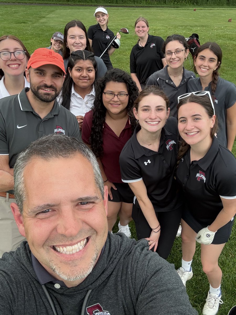 CoachJPGonz's tweet image. And just like that… the season’s over. 😢 Such great memories and accomplishments. We say goodbye to our incredible seniors. Sav, Kate, Maeve, and G. ⛳️ 🏌️‍♀️ #onetakewonder