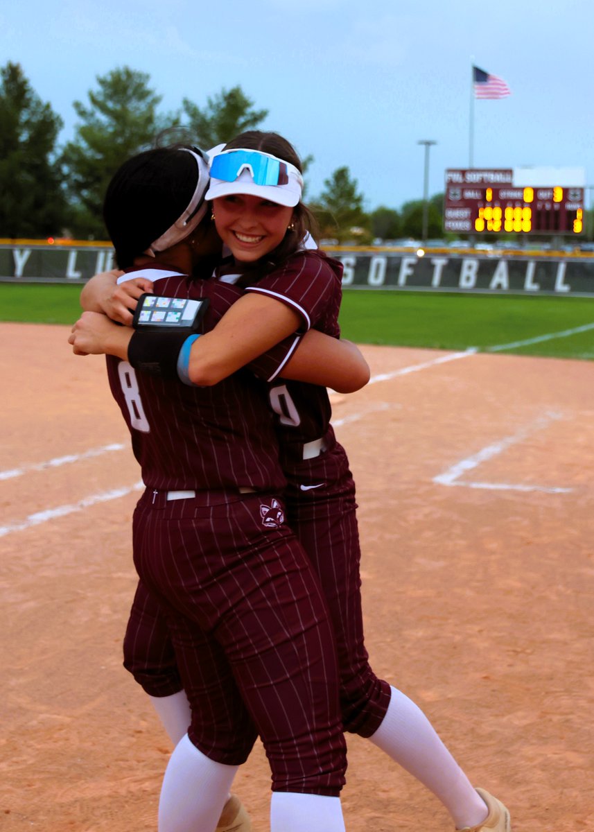 LVMYPack's tweet image. NEC Champions: Foxes Softball 2025!!
Still rolling along at 21-0, but earned the outright title with a 3-1 win over Denmark tonight. 🦊🥎🔥
@fvlhs @sports_pc @wissportsnet @ProductionsW7  @dougritchay @fox11news @WBAY @WFRVSports @whby