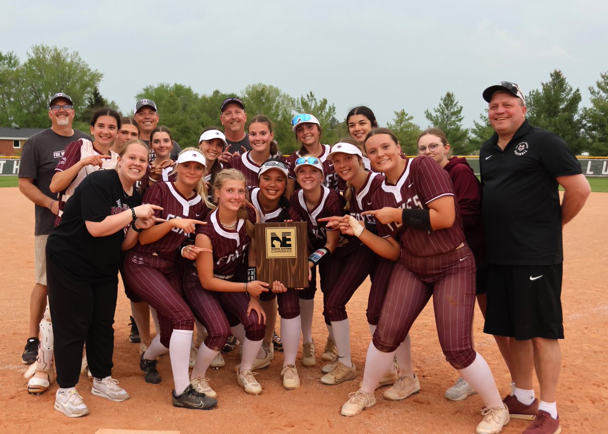 LVMYPack's tweet image. NEC Champions: Foxes Softball 2025!!
Still rolling along at 21-0, but earned the outright title with a 3-1 win over Denmark tonight. 🦊🥎🔥
@fvlhs @sports_pc @wissportsnet @ProductionsW7  @dougritchay @fox11news @WBAY @WFRVSports @whby