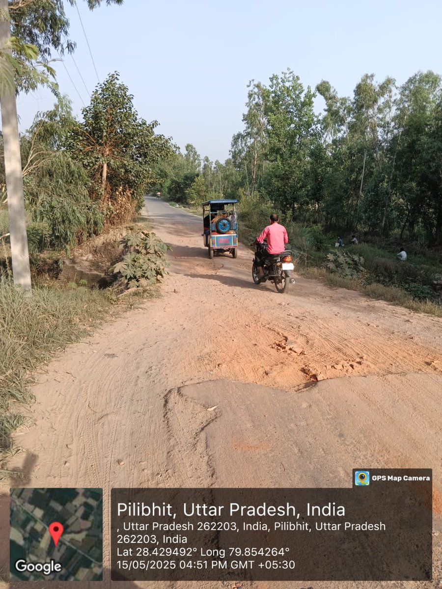 pankaj_kumar159's tweet photo. मै, पंकज कुमार (पंचायत सहायक ), ग्राम पंचायत - बर्रामऊ , ब्लॉक - बरखेड़ा, जिला - पीलीभीत से हूँ | मै आप सभी लोगों को अपनी ग्राम पंचायत की एक गंभीर समस्या से अवगत कराना चाहता हूँ | मेरी ग्राम पंचायत से पिपरिया मंडन को जाने वाली रोड पे एक पुलिया टूटी हुई है |
हमारे माननीय केंद्रीय राज्य मंत्री भारत सरकार, श्री जितिन प्रसाद जी,  दिनाँक - 07 अप्रैल 2025 को सार्वजनिक भ्रमण कार्यक्रम के लिए मेरी ग्राम पंचायत में पधारे थे | वह मेरी ग्राम पंचायत में इसी रोड से आये थे और उन्होंने ये वादा किया था कि 1 महीने के अंदर इस पुलिया पे काम चालू हो जाएगा | आज 1  महीने से ऊपर हो गया है लेकिन पुलिया बनाने का काम अभी भी चालू नहीं हुआ है | अगर मंत्री जी ने को भी काम बताया है तब उसका अनुसरण कौन करेगा | मैंने सुना है कि बीजेपी सरकार अपने वादे पुरे करती है लेकिन यहाँ मुझे ऐसा नहीं लगा | मुझे लगता है कि जब तक कोई दुर्घटना नहीं होती तब तब कोई भी कार्यवाही नहीं होगी |
आप सभी लोगों से विनती है कि इस मैसेज को अधिक से अधिक शेयर करे ताकि दुर्घटना होने से पहले कोई कार्यवाही हो |

#बीजेपी  
#भारतीयजनतापार्टी  
#नरेंद्रमोदी  
#योगीआदित्यनाथ  
#नितिनगडकरी  
#जितिनप्रसाद  
#NoAccident
#RoadSafety