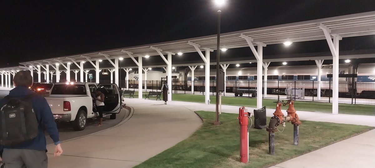 Copafire's tweet photo. Thanks 98 Silver Meteor to New York and 89 Palmetto back to Charleston for my awesome vacation, til we meet again, Thanks @Amtrak 🚆 👋😎 https://t.co/DNTxKGb1KU