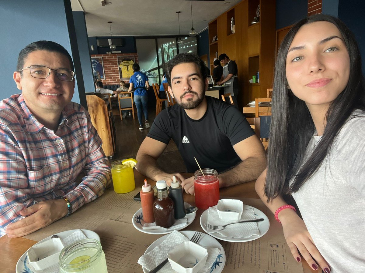 robertort1978's tweet image. ¿Qué mejor forma de conmemorar este Día Mundial de la Familia que pausando un momento para crear momentos de calidad?

#RobertoRubio #BoletaRosa #24
#PoderJudicial #EleccionesPoderJudicial #Colima