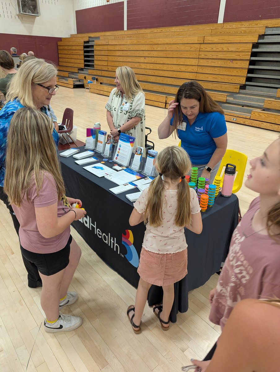 SSSGamecocks's tweet photo. So proud of our students and thankful for our school community! Great STEAM night! @BalladHealth @TVAnews @WCDE_TN https://t.co/4wU3d68hUu