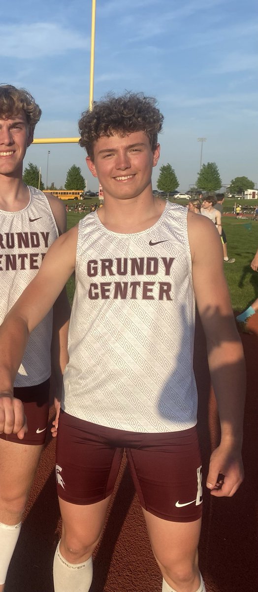 GrundyCenterPE's tweet photo. 110 High Hurdles ….Tiernan Vokes 1st, Pete Lebo 2nd…..Both….In…..LETS GO!!!!!! https://t.co/P8d10rQiGE