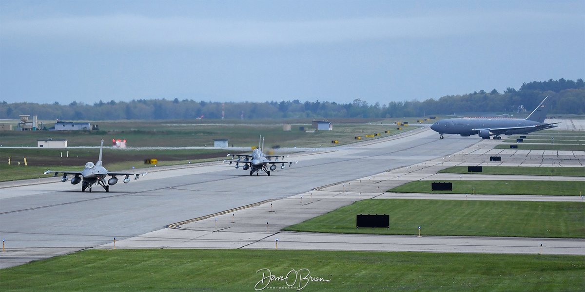 DaveOTGphotog's tweet photo. #TREND11 blasting out for an early morning departure. 4:30 am wakeup call was early, but so worth it.
#KPSM #148FW https://t.co/m6uaNPaobd