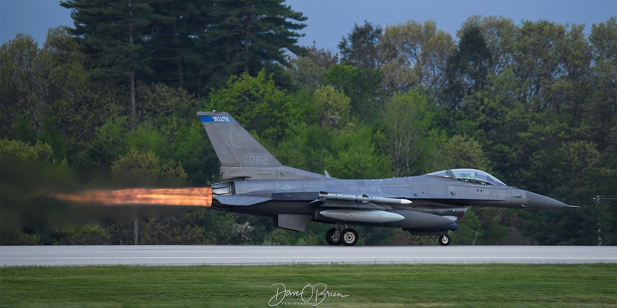 DaveOTGphotog's tweet photo. #TREND11 blasting out for an early morning departure. 4:30 am wakeup call was early, but so worth it.
#KPSM #148FW https://t.co/m6uaNPaobd