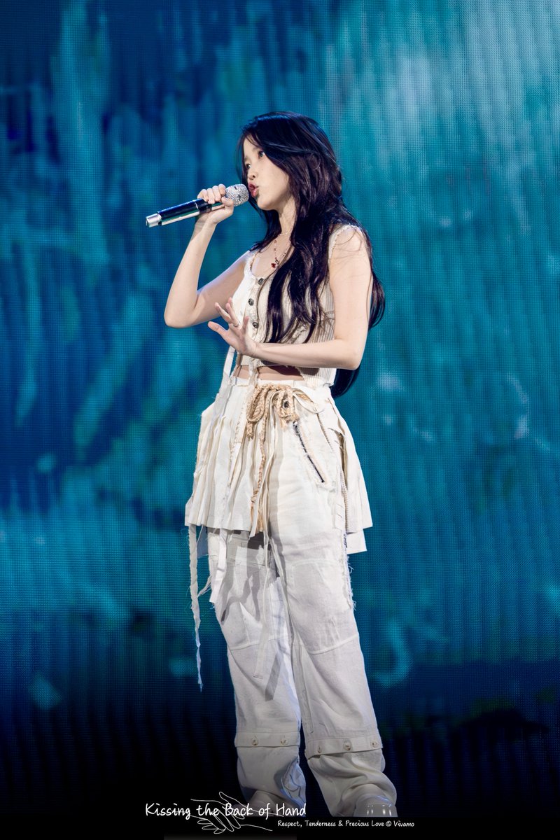 징짱💎 생일축하해🌸💕

•2024.04.07 2024 아이유 IU H.E.R. WORLD TOUR CONCERT IN TAIPEI 직찍 BY VIVAMO 

#아이유 #IU
#HAPPY_IU_DAY #HappyIUDay
#FOR3V3R_with_IU
#아꼬운_우리_지은_생일축하해
