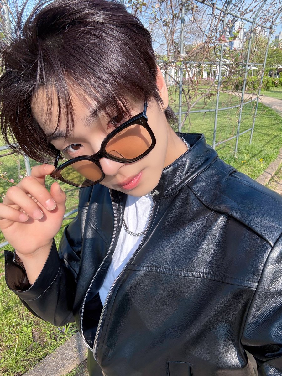 GHOST9OFFICIAL's tweet photo. [📸]

오랜만에 피크닉 🧺

#GHOST9 #고스트나인
#LEEKANGSUNG #이강성 https://t.co/tbFV49HCWW