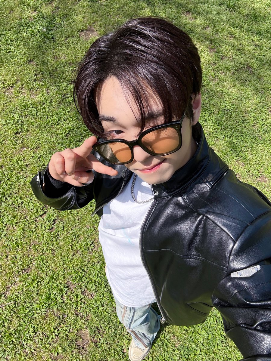 GHOST9OFFICIAL's tweet photo. [📸]

오랜만에 피크닉 🧺

#GHOST9 #고스트나인
#LEEKANGSUNG #이강성 https://t.co/tbFV49HCWW