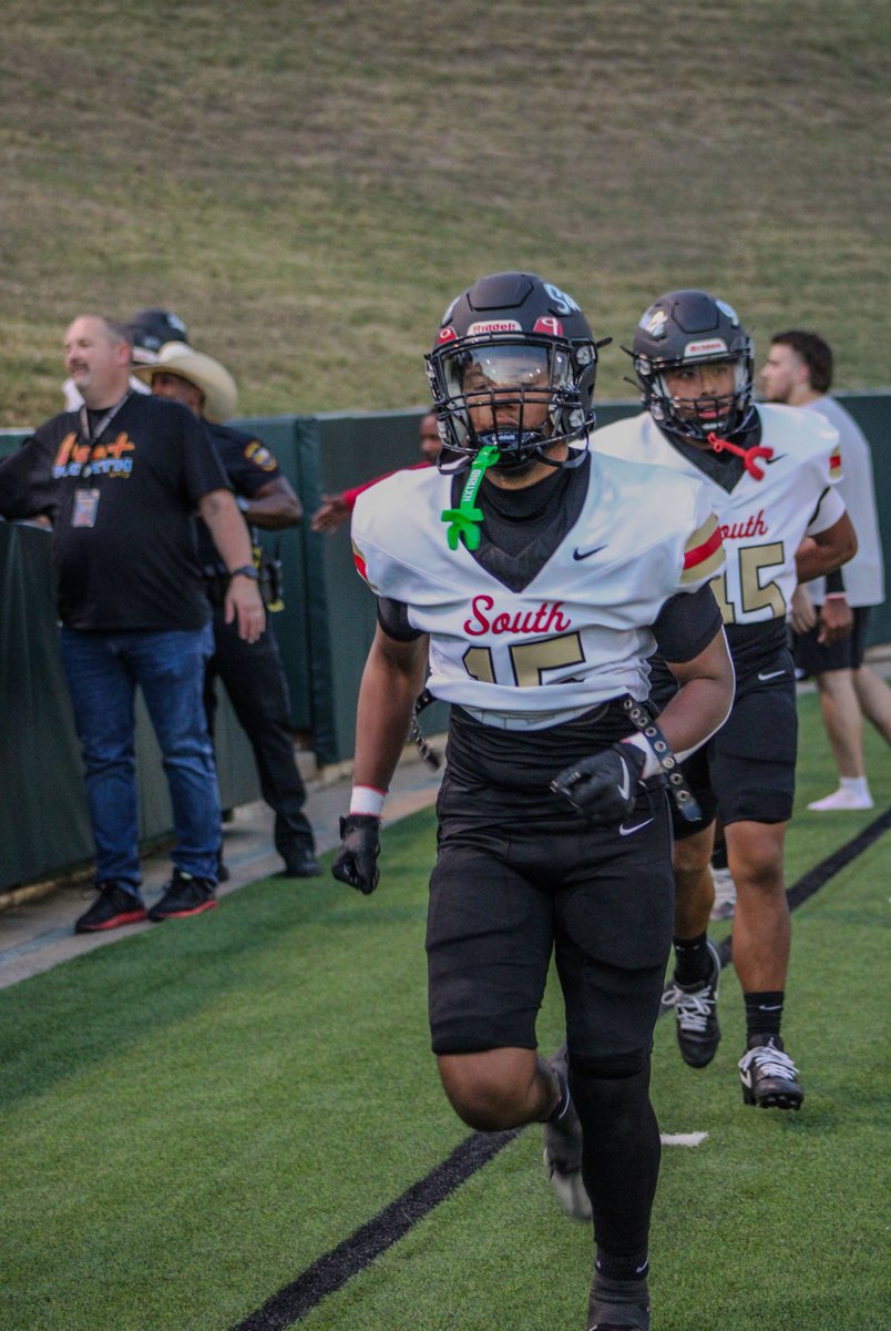 Reupload🏈
hudl.com/v/2RC1JQ
121 total tackles
5 tackles for loss
4 sacks
4 QB pressures
1 fumble recovery