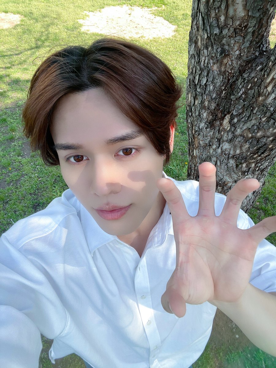 GHOST9OFFICIAL's tweet photo. [📸]

오랜만에 고나 피크닉! 우리 더 자주 오죠 :)

#GHOST9 #고스트나인
#PRINCE #프린스 https://t.co/8sac93vxHI