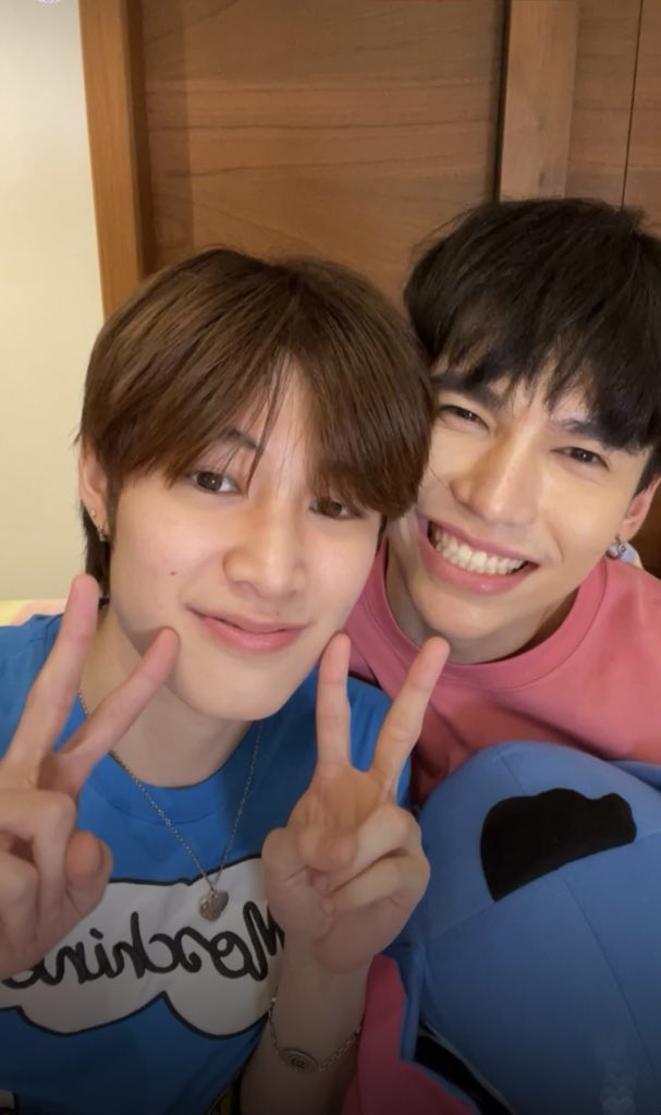 ตราบใดที่ยังมีแม้กณฐ ก็จะยังมีฮาร์ทดิสอยู่ตรงนี้เสมอ จับมือเดินไปด้วยกันอีกนานๆ จนอยู่ฉลอง10ปี 20ปีไปเล้ย~ 💖💙

#Heartdisk3YwithMAXNAT