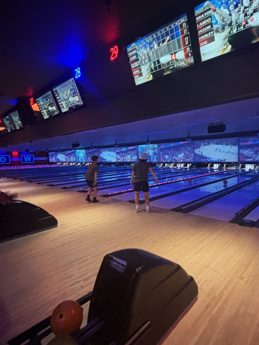 MathWithMsBretz's tweet image. Finishing day 2 @ bowlero 🎳  part 4