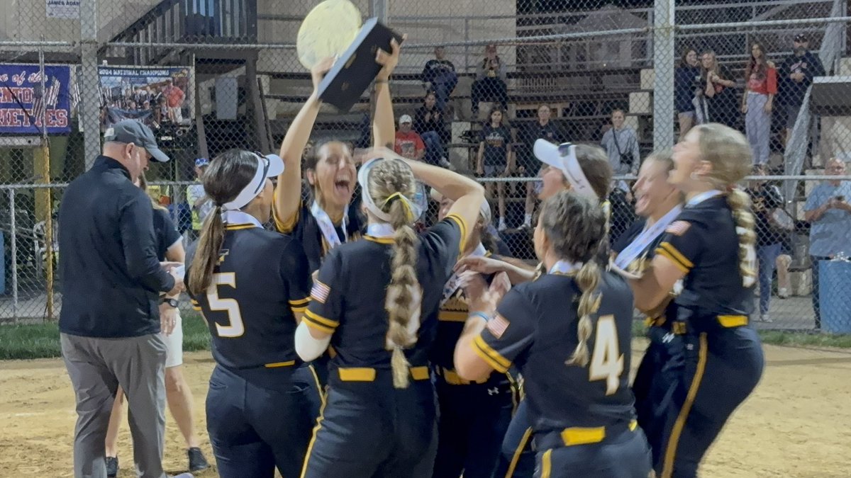 KeithGroller's tweet image. PATRIOTIC PRIDE 

@FH_softball players and coaches celebrate after winning the EPC softball championship tonight and ending Nazareth’s streak of league golds.