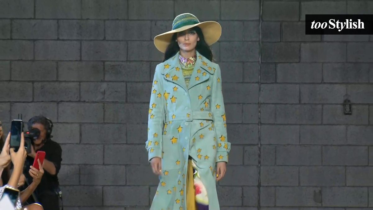 tooStylishShows's tweet photo. A vintage daydream in motion — Marc Jacobs captured the spirit of theatrical fashion!

Dive into the full tooStylish review → https://t.co/algnKOr2BO
#MarcJacobs #NYFW #RunwayRecap #FashionWeek #RunwayReview #tooStylish #Runway #runwaymodels #highfashion #fashiontiktok https://t.co/58y1cFBCLK