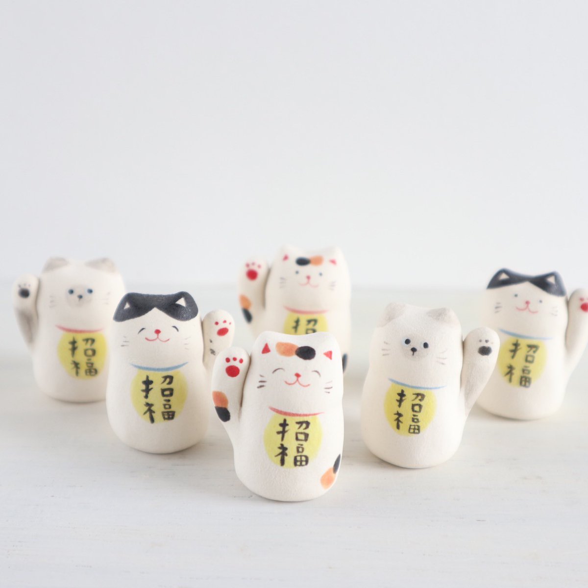 manmarugallery's tweet photo. ねこ休み展in名古屋に参加させていただいています😽

◇◆期間限定　委託販売◆◇
🚩ねこ休み展 春 2025（猫雑貨のみ）
【名古屋】5/3(土)~5/18(日)
TODAYS GALLERY STUDIO
入場料　一般700円 3歳以下無料　
#ねこ休み展 https://t.co/zdZM1pe4Wo