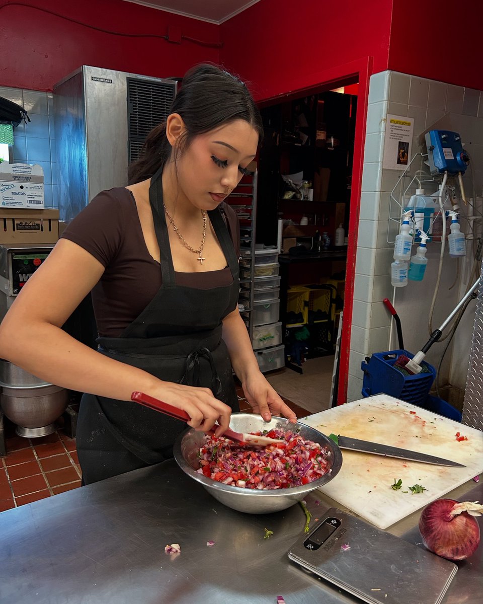 Scott Collegiate Pathways Program (@scottpathways) on Twitter photo How lucky is Aurora?! She had the opportunity to learn from some of the best at Crave over the past 6 weeks. Huge thanks to Chef Jonathan and his team for providing this incredible experience 👏🏻 <a href="/scottcollegiate/">Scott Collegiate</a> <a href="/RegPublicSchool/">Regina Public Schools</a> How lucky is Aurora?! She had the opportunity to learn from some of the best at Crave over the past 6 weeks. Huge thanks to Chef Jonathan and his team for providing this incredible experience 👏🏻 <a href="/scottcollegiate/">Scott Collegiate</a> <a href="/RegPublicSchool/">Regina Public Schools</a>
