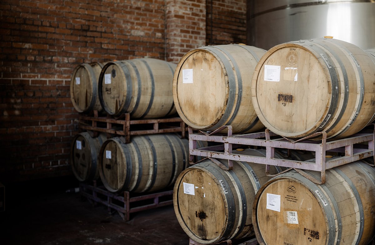 MonsonRanch's tweet image. A building full of stories and history. Barrels full of whiskey. Welcome to Monson Ranch Distillers.

#DistilleryLife #MRD #MonsonRanchDistillers #WhiskeyLovers #CraftSpirits #HistoricalBuilding #TastingRoom #ArtisanWhiskey #BarrelAged #DrinkLocal #HandcraftedBeverages