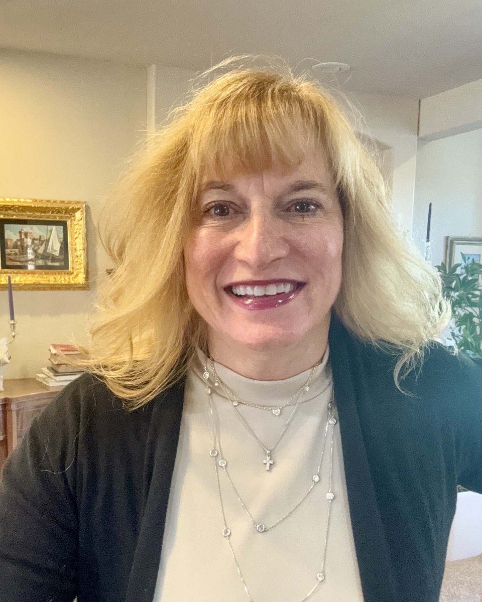 Today’s honoree spotlight: Maria Alford-Suehnholz (BA ’84)

With a 30-year career in IT and project management, Maria has remained deeply connected to DU. She has helped shape the future of tech education through scholarships, mentorship and leadership.

#AW2025
#DUAlumniWeekend