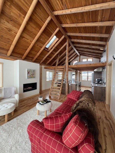 BoBikesBama's tweet photo. Bid on a 7-night stay for two at this gorgeous, newly built cabin in the heart of Montana’s Bitterroot Valley. 🏔️😍Breathtaking views of the Valley and Sapphire Mountains, star-filled nights, colorful sunsets, abundant wildlife, &amp; serene privacy await. ➡️ https://t.co/CLG9AewKWk https://t.co/3j4FspfAwq