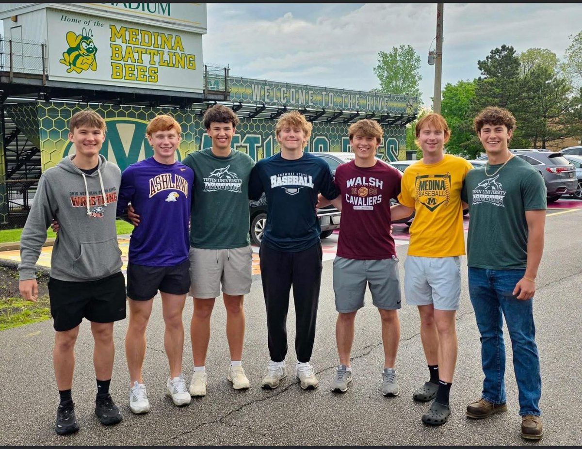 Not only have these 7 seniors been leaders on the field, but also in the classroom.  We are excited to see what’s next for you all.  Congratulations Seniors! 🐝🐝🐝🐝🐝🐝🐝