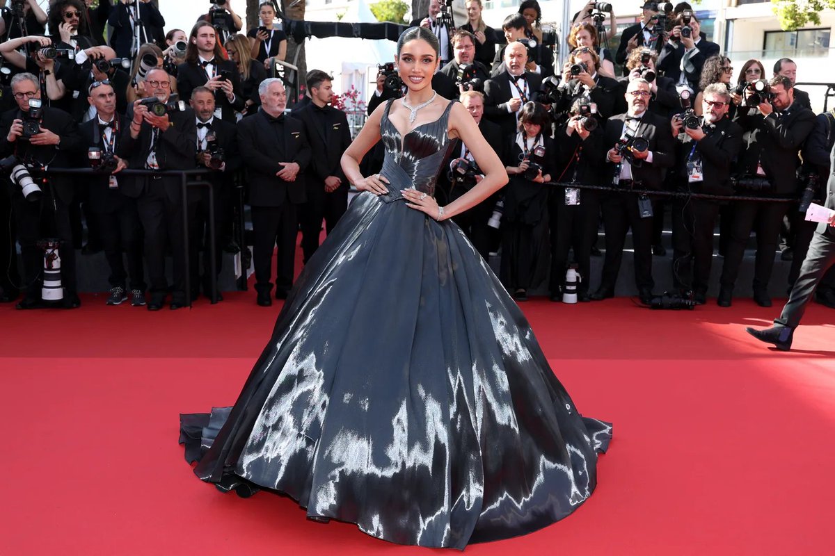 LoveBuzz_Global's tweet photo. Cannes Red Carpet 2025: All the Looks https://t.co/LoLZQ9kUmI
