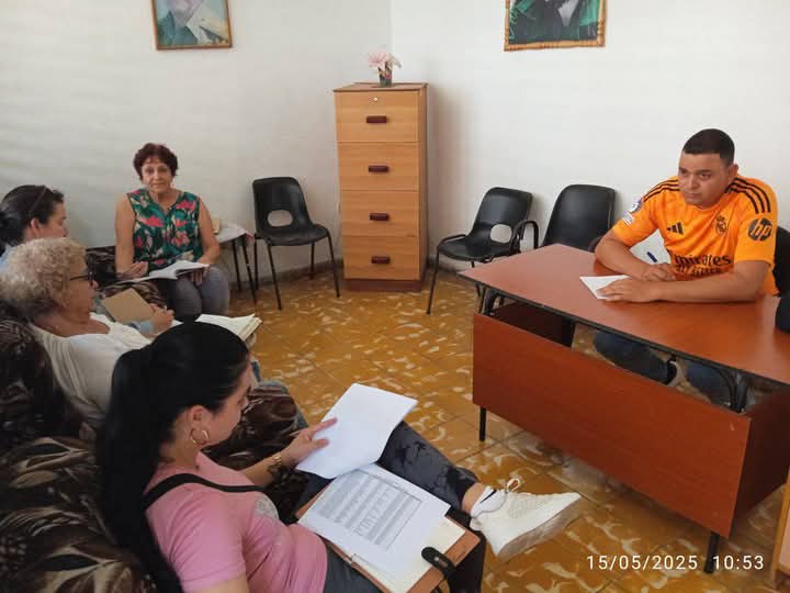 Se reúne Grupo de Trabajo Preventivo Institucional en  ESBU Conrado Benítez #CabaiguánEduca para tocar con las manos puntos medulares para esta etapa del curso. Se toman acuerdos y se implementan las medidas para un cierre exitoso. 
#SanctiSpiritusEnMarcha