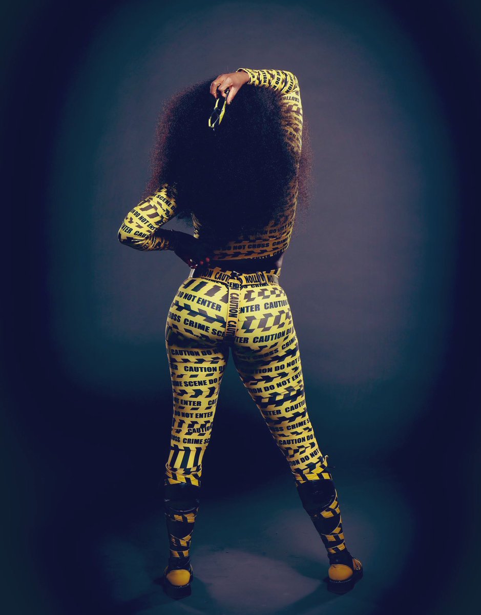 AGlowKween's tweet image. Haters can kiss my big phat black ass.