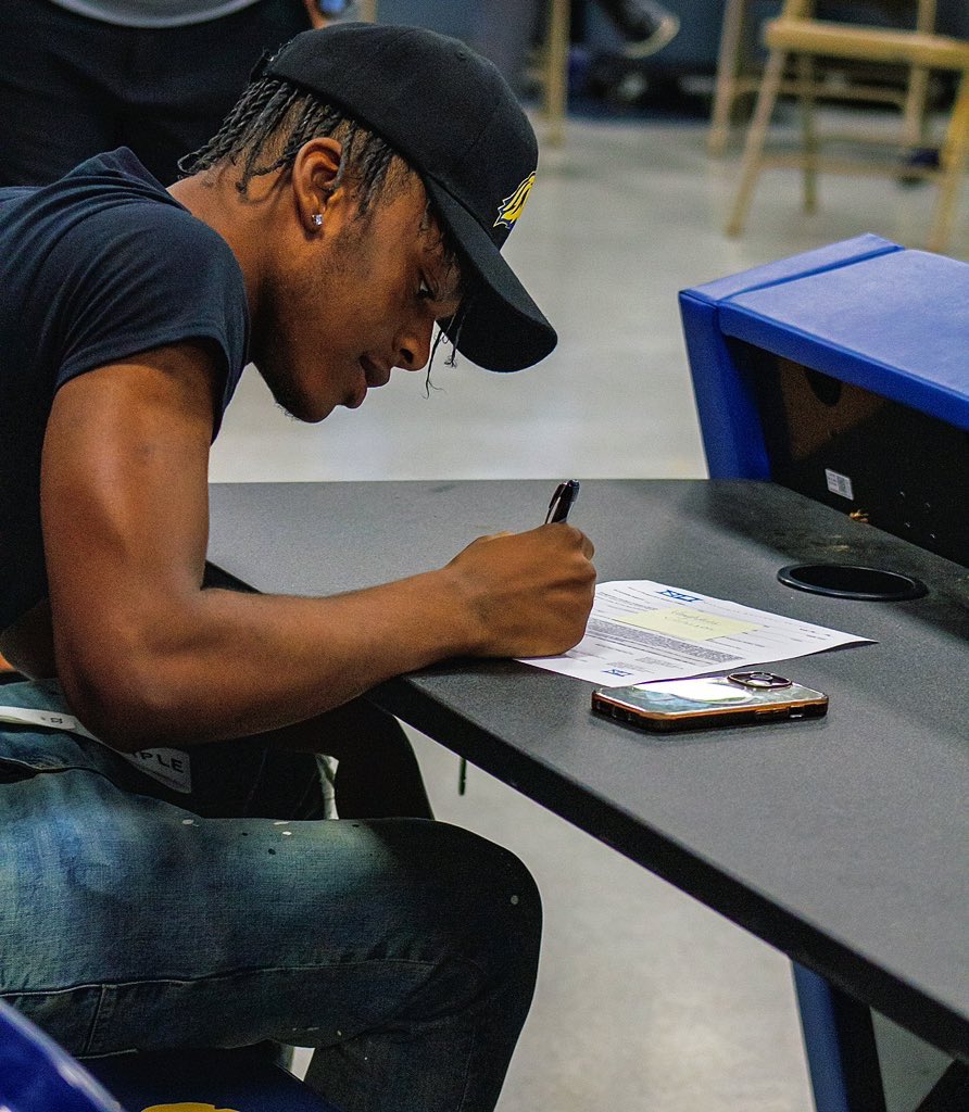 vaughdrea's tweet image. ✍🏾 off
#AGTG #PaceFB #CFB #SignDay
@PaceUAthletics @PaceUniversity @CoachChadWalker @CoachVito1