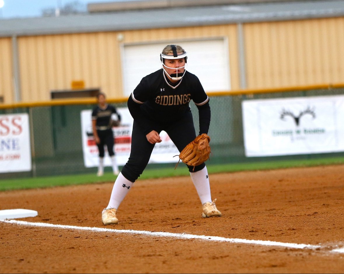 BlazeKTXGold16U's tweet photo. Congrats to Emma Short (2026 | Giddings HS) Academic All-District and 1st Team All-District honors for softball 
Emma also landed in the Top 10 academically for her class and will be heading to State next week for UIL.

#BlazeFamily #StudentAthlete #OnAndOffTheField https://t.co/TWMAr7uKNs