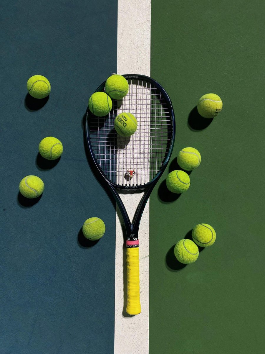 テニスをすることは体を鍛えるだけでなく、同好人に会ったり、友達になったりすることもできます。休みの時、一緒にこの楽しみを分かち合うことを忘れないでください！🎉