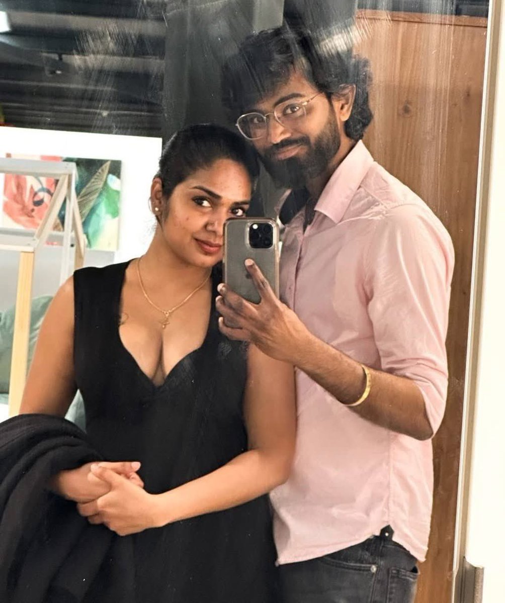 It's always a dream for every woman to get a husband like me, who is encouraging to wear whatever the dress you like irrespective of how glamour bus it is..! And if he loves to see how we seduce the other evil in me in those attires, it's a lifetime bonus 😍