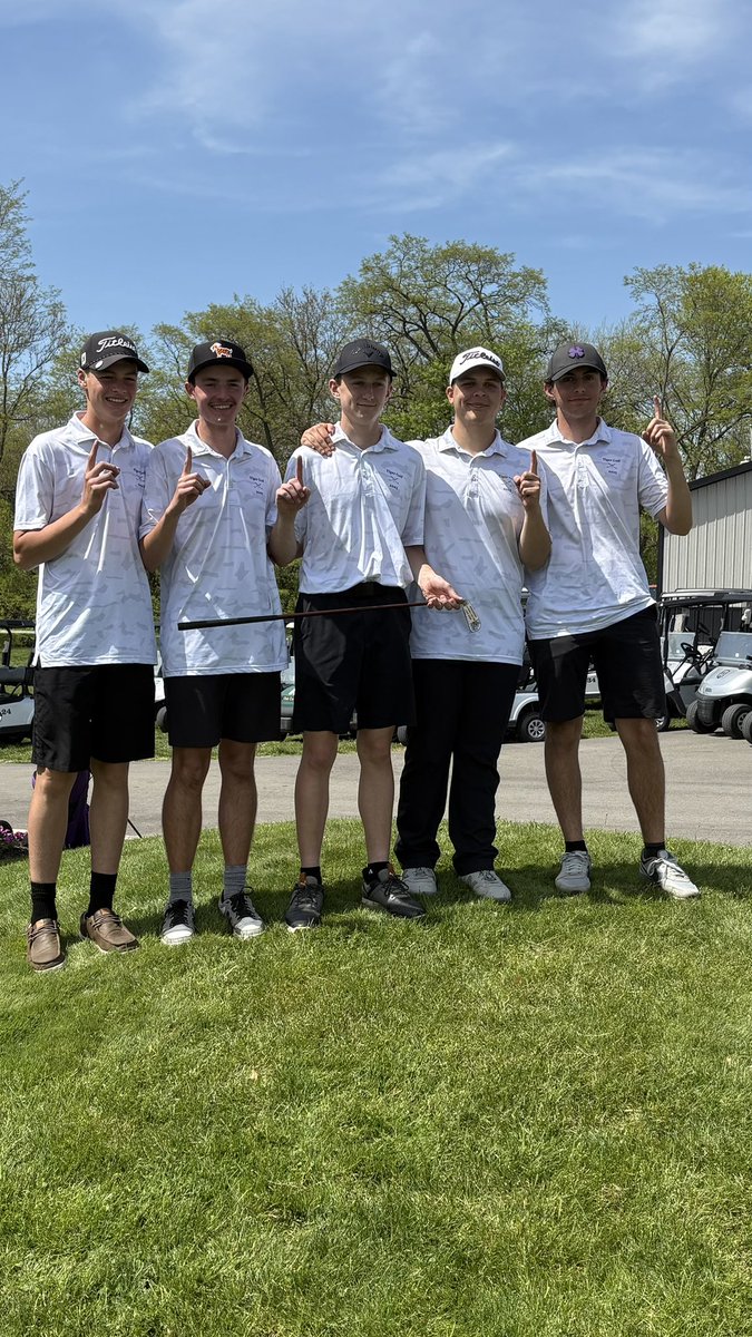 pmrenforth's tweet photo. @BradyHelms The Hagerstown Tigers were Wayne Count Champions last weekend sporting Big Wings Golf Apparel! Thanks for hooking us up with Team shirts and jackets!! #TigerGolf #WayneCountyChampions https://t.co/SAMM2WKfpr