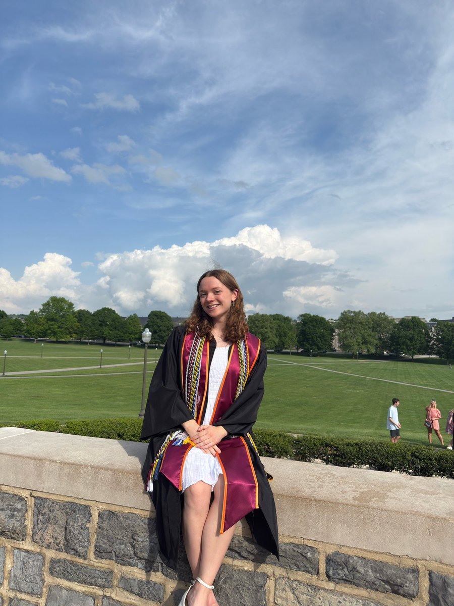 imr_wx's tweet image. I’m officially a degreed meteorologist! And I can’t think of a better backdrop for pictures than this beautiful storm cloud!
#VirginiaTech #Classof2025 #meteorology #wxtwitter