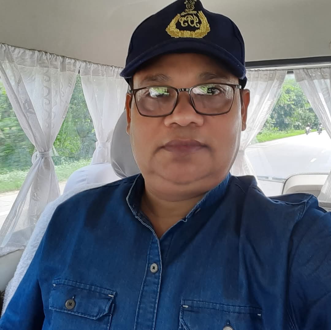 EWS झुनझुना है-

• उम्र में छूट मिलती है?

• इंटरव्यू में आने जाने का भाड़ा मिलता है?

• अटेम्प्ट में छूट मिलती है ?

• मुफ़्त कोचिंग मिलती है ?

• तैयारी के लिए मुफ्त छात्रावास मिलता है?

• स्कूल, कालेज में दाखिले में  सीट रिजर्वेशन मिलता है ?

• स्कूल, कालेज में दाखिले