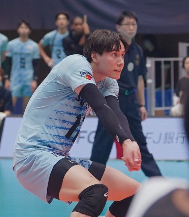 らんらんのレセプションフォーム お手本のように美しい #髙橋藍 選手