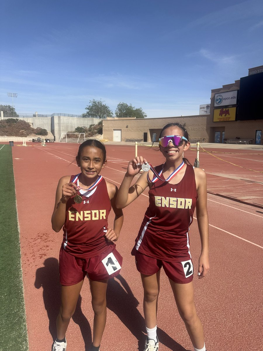 In the 800m 🥇🥈🙌