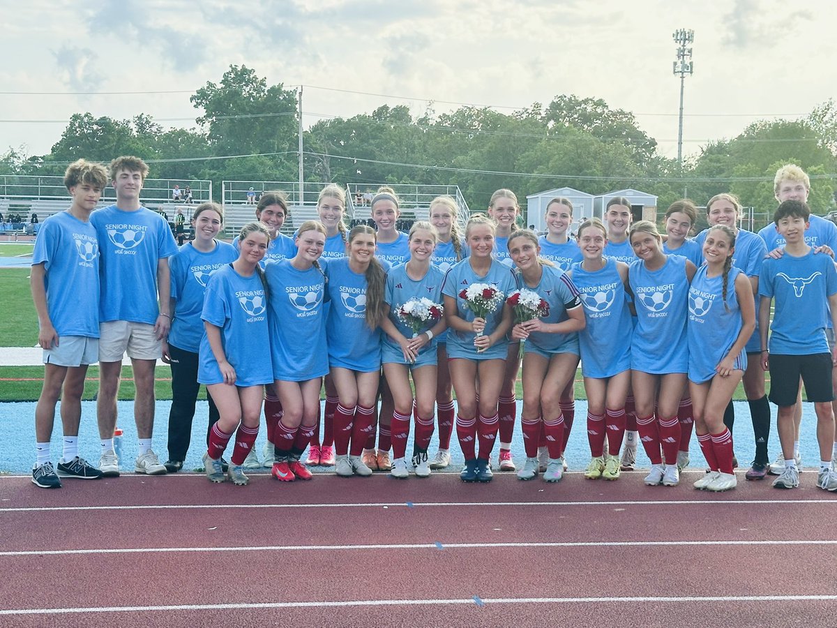 Parkway West Girls Soccer #HornsUp 🤘🏻 tweet media