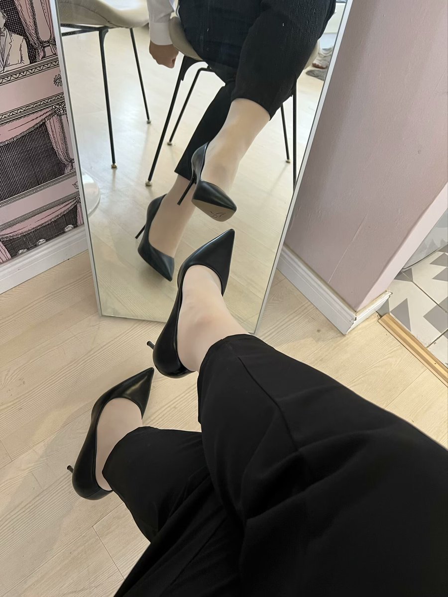 fangqing66's tweet photo. 重启，开始清水推之旅
还是裤里丝开场
#伪娘ts #cdts #伪娘 #丝袜 #高跟 #裤里丝 #熟女 #御姐 #少妇 https://t.co/d0cyYd52ms