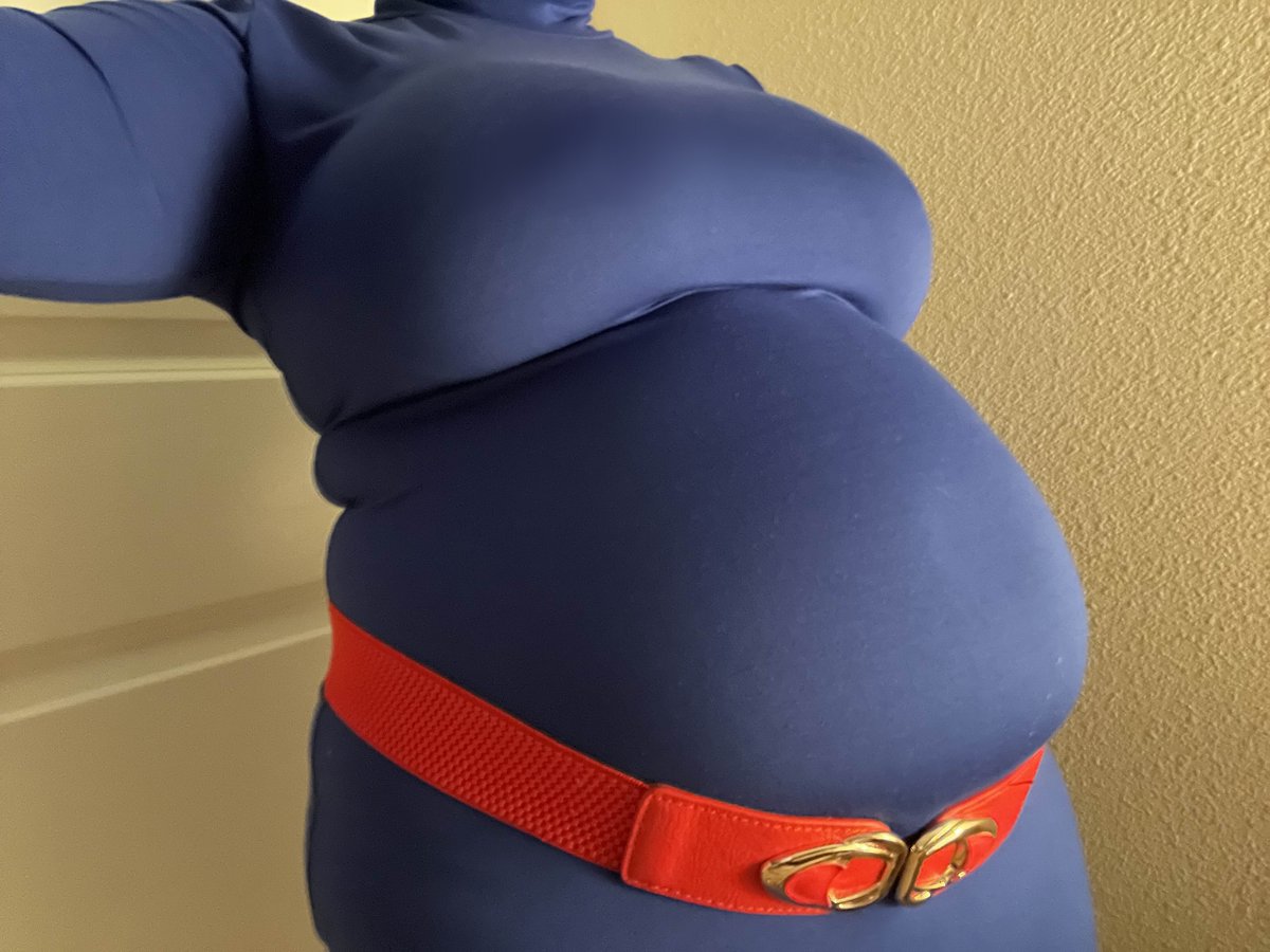 tummybellina's tweet photo. this belt seems to be getting awfully tight 🫐 https://t.co/ki2nehruZC