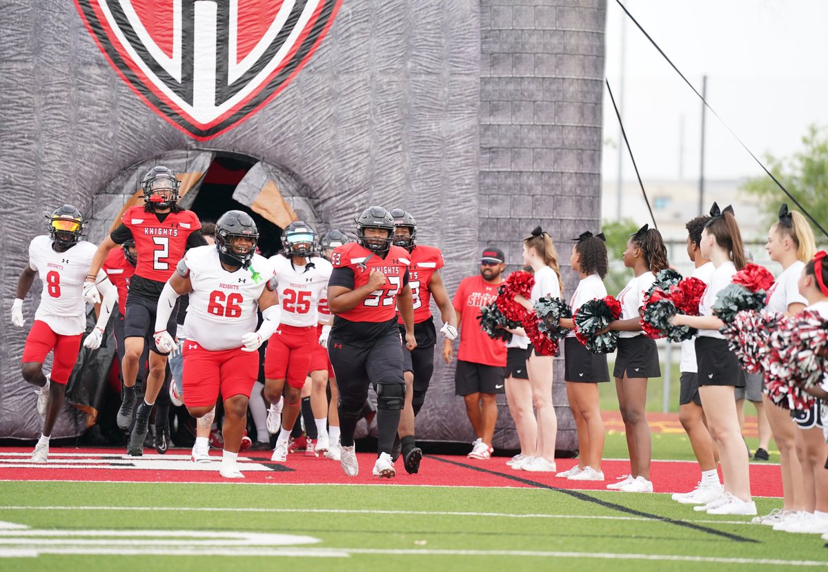 KilleenISD_'s tweet photo. Harker Heights (@HHKnights_FB) showcased the work it put in over the last month, hosting its annual Spring Joust on Thursday night. Hundreds of fans gathered to watch as the Knights went through warm-ups, individual drills and a scrimmage. Onward to the fall! #WeAreKISD https://t.co/hN0falWbyz