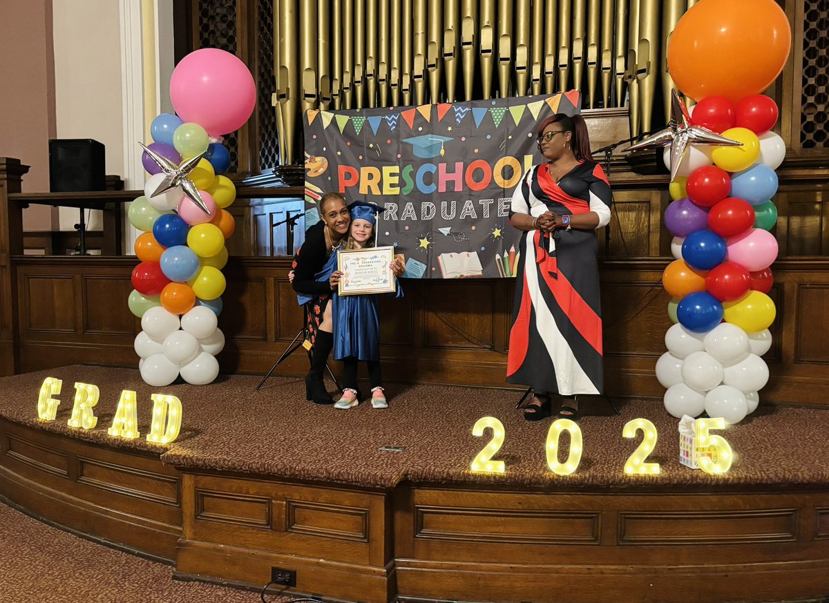HayleyWielgus's tweet photo. Brighton is pre-K grad! On to kindergarten in the fall! 🍎📚 https://t.co/VPhK99Yw9u