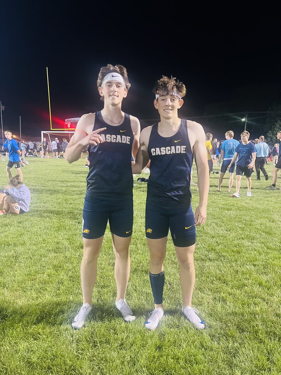 CascadeBoysTF's tweet photo. 🚨SCHOOL RECORD ALERT🚨

The brother duo of Tate and Jake Hosch both break the SCHOOL RECORD in the 200 en route to auto-qualifiers! https://t.co/gGGAnyifpk