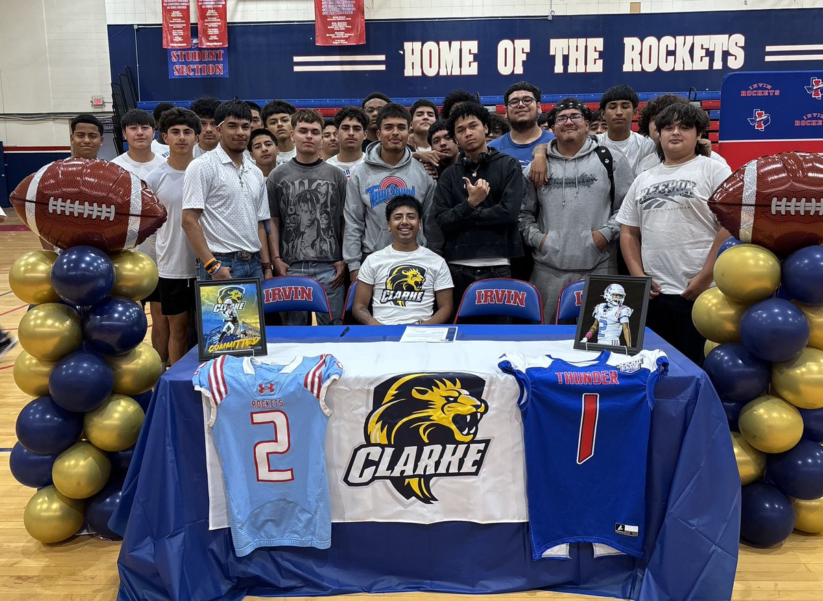 IrvinRocketftbl's tweet image. He's officially, official. Congratulations on your commitment to play at the next level, Cricket! Proud is an understatement. GO ROCKETS! 🚀
#PenToPaper ✍️🏼