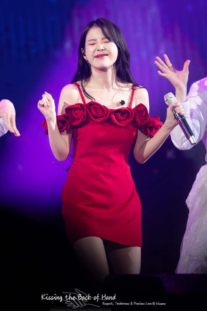 生日快樂🥳🥳<a href="/lily199iu/">이지은</a> 

•2024.04.07 2024 아이유 IU H.E.R. WORLD TOUR CONCERT IN TAIPEI 직찍 BY VIVAMO 

#아이유 #IU
#HAPPY_IU_DAY #HappyIUDay
#FOR3V3R_with_IU
#아꼬운_우리_지은_생일축하해