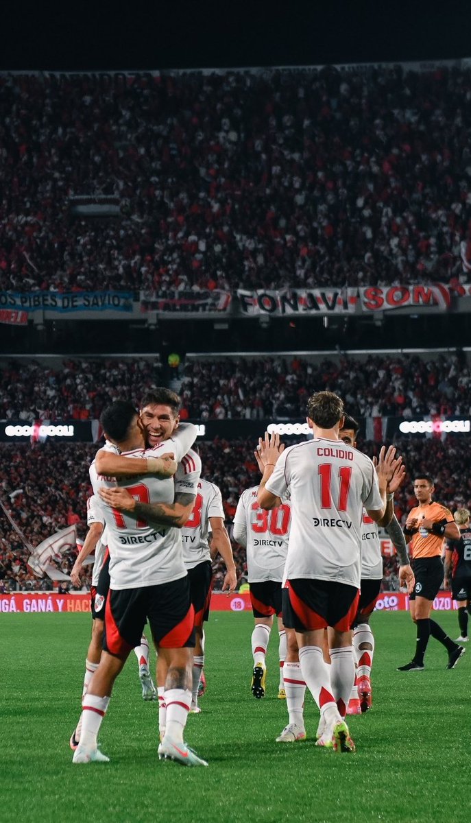 GANÓ, GUSTÓ Y GOLEÓ

QUÉ LINDO ES SER DE RIVER PLATE!