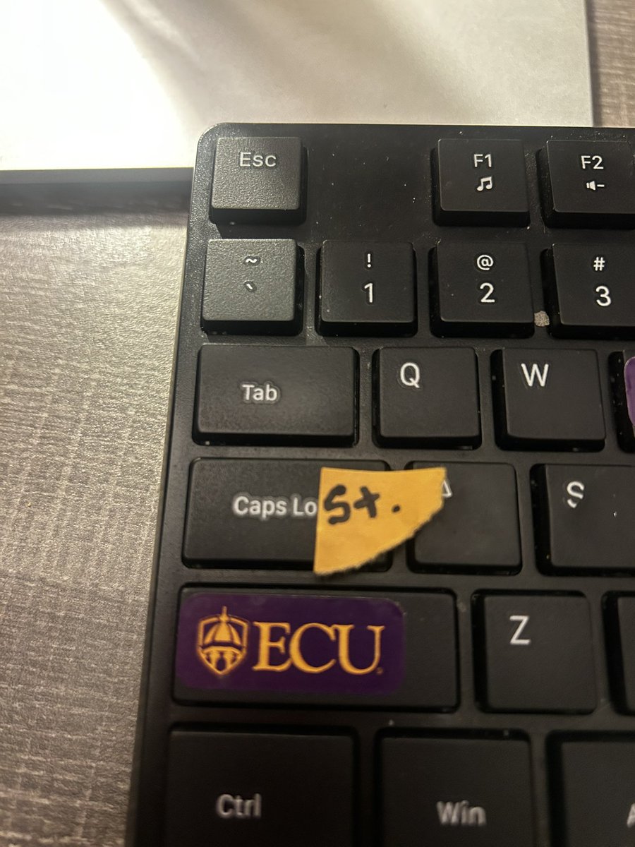 Red_on_Bottom's tweet photo. My keyboard is a little different. https://t.co/uXY7N9zS6Z