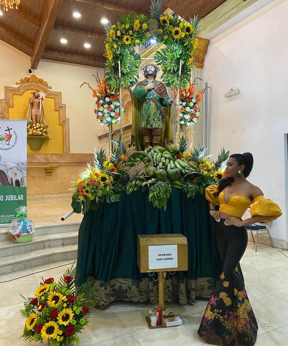 Nuestra bella soberana 2026, S.M. Albanis Briceida Torres Asprilla, compartiendo en el pueblo durante la fiesta de San Isidro Labrador, patrono de Capira.