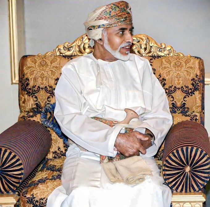 "سلام لِـ وجَهه الطَيَبْ الذي قَد غَاب للأبد ، سَلام لهُ حتَى نُلاقيَه بِـ ذات الضَحكة الدافِئة..🤍"

#قابوس_بن_سعيد | #قابوس_في_قلوبنا 
#يوم_الجمعة | #جمعة_مباركة